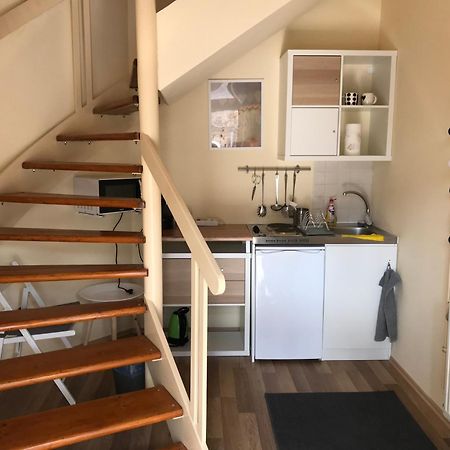 Black & White Apartments - White Еґер Екстер'єр фото
