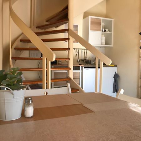 Black & White Apartments - White Еґер Екстер'єр фото