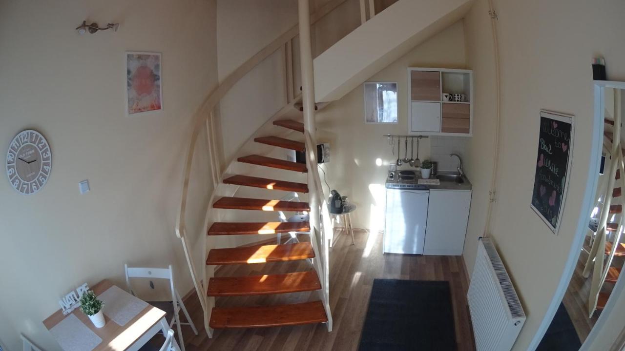 Black & White Apartments - White Еґер Екстер'єр фото